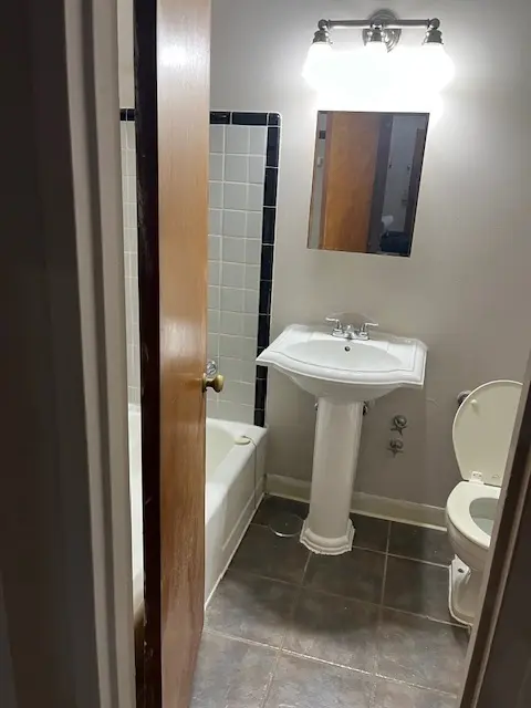 7355 S South Shore DR #107, Chicago, IL 60649