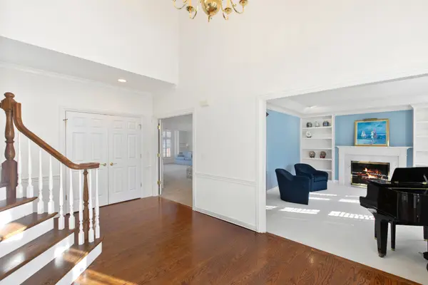 130 Carriage TRL, Barrington, IL 60010