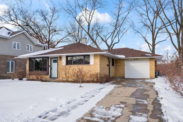 408 W Thomas ST, Arlington Heights, IL 60004