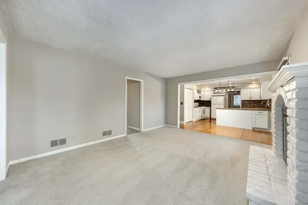 903 Canyon Run RD, Naperville, IL 60565