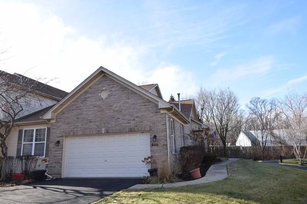 600 Countryfield LN, Elgin, IL 60120