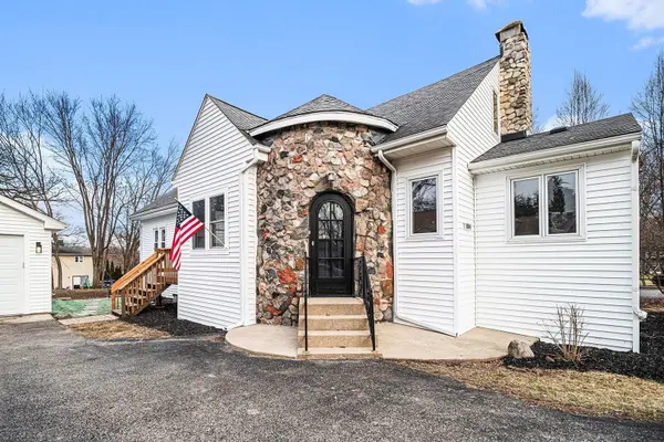1104 Hillcrest AVE, Fox River Grove, IL 60021