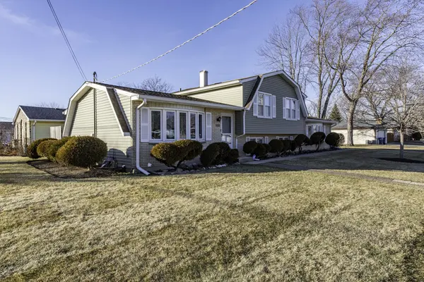3000 19th PL, North Chicago, IL 60064
