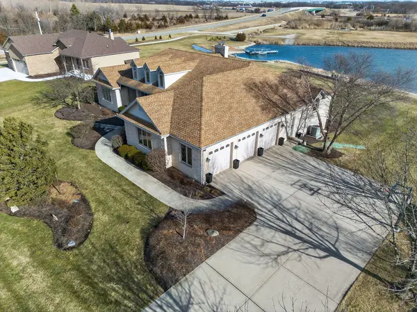 2804 Ninovan LN, Minooka, IL 60447