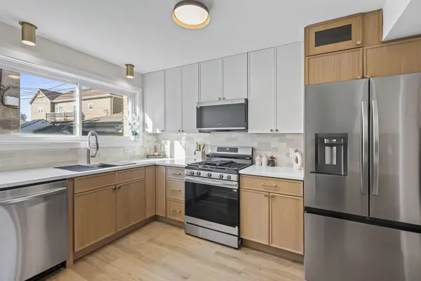 7906 W Lawrence AVE #F, Norridge, IL 60706