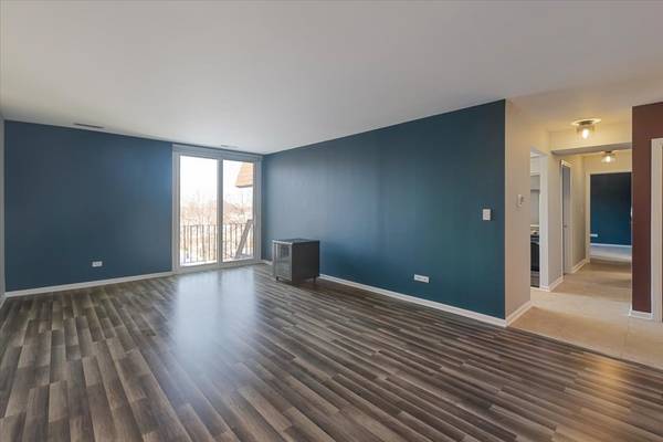7710 Dempster #404, Morton Grove, IL 60053