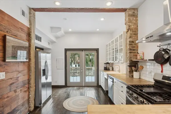 1011 N MOZART ST, Chicago, IL 60622