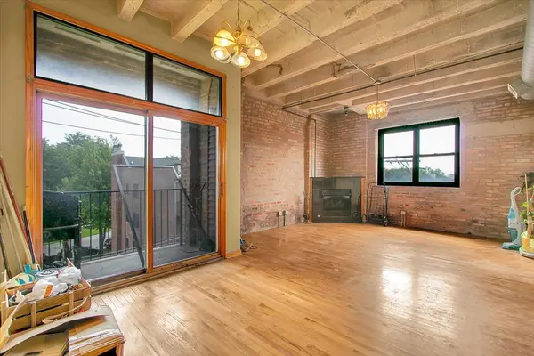 809 E 40th ST #4-4, Chicago, IL 60653