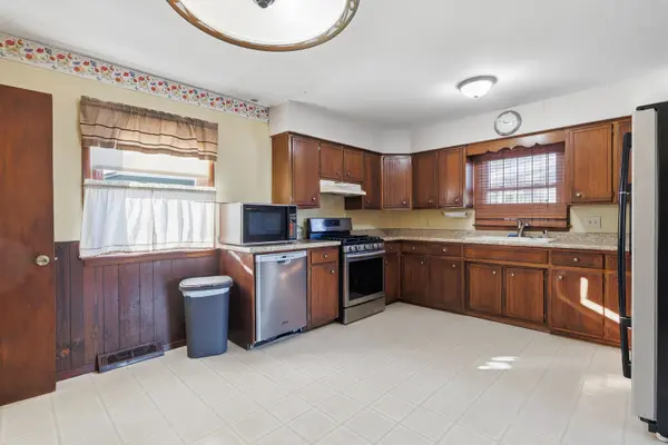2121 W 34th ST, Davenport, IA 52806