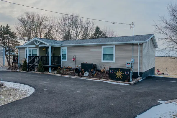 2728 W Brooklyn RD, Compton, IL 61318