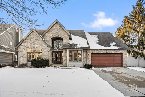 1190 Woodcreek LN, Hoffman Estates, IL 60169