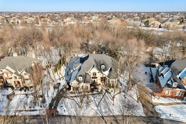 691 Reserve CT, South Elgin, IL 60177