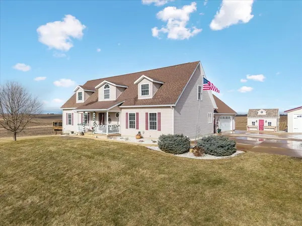 2572 160th AVE, Aledo, IL 61231