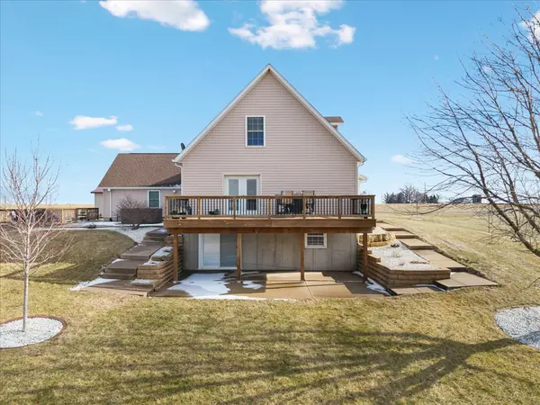 2572 160th AVE, Aledo, IL 61231