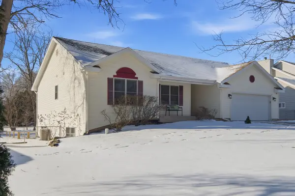296 Charlotte AVE, Crystal Lake, IL 60014