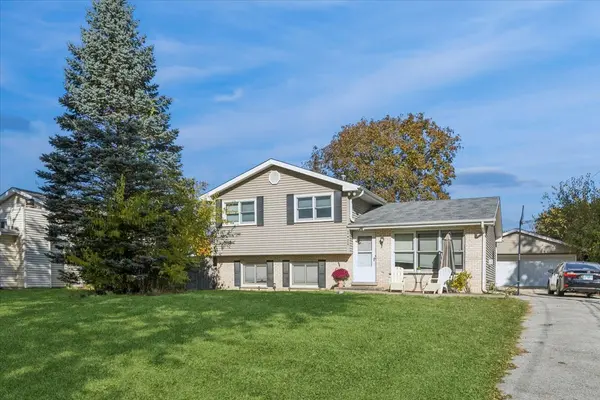 26W250 Case ST, Naperville, IL 60563
