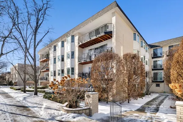 701 Ridge RD #2B, Wilmette, IL 60091