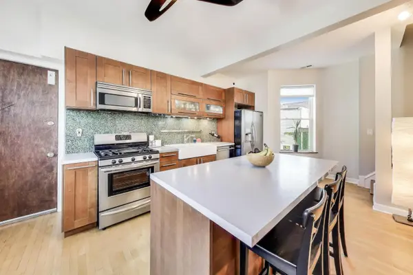 1537 W Augusta BLVD #3R, Chicago, IL 60642