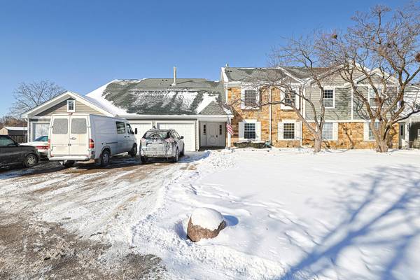 600 Stone Circle CT #W1, Schaumburg, IL 60194