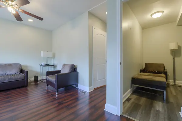 2436 W Fillmore ST, Chicago, IL 60612
