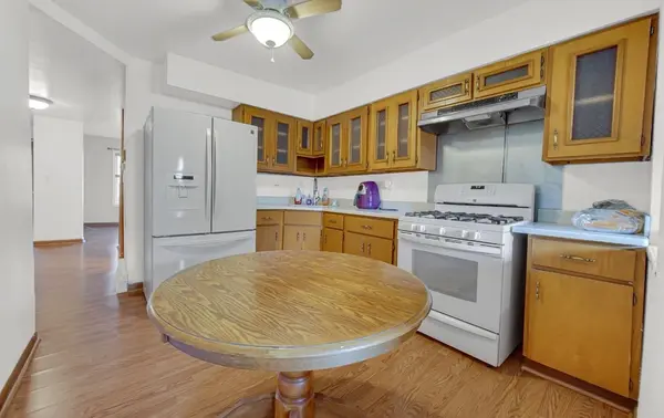 3329 S Racine AVE, Chicago, IL 60608