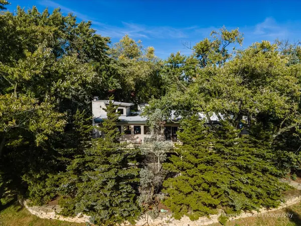11S054 Jackson ST, Burr Ridge, IL 60527