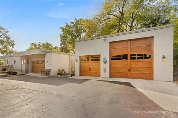 11S054 Jackson ST, Burr Ridge, IL 60527