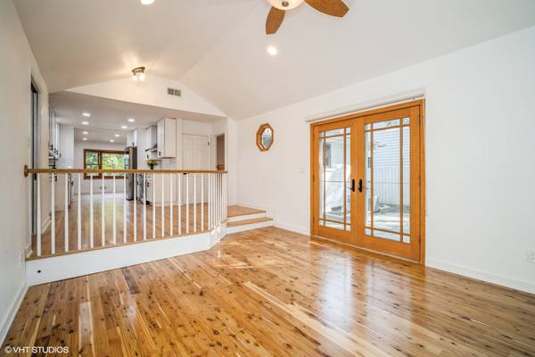 119 E Ellis AVE, Libertyville, IL 60048