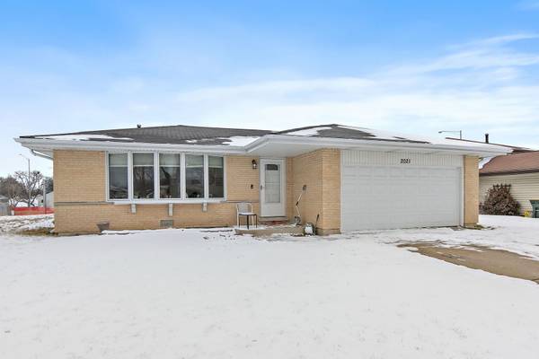 2021 W Spring Ridge DR, Arlington Heights, IL 60004