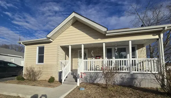 306 S Thomas ST, Christopher, IL 62822
