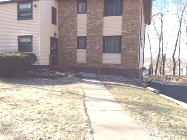 23 Cherry Hill CT #124, Hampton, IL 61256