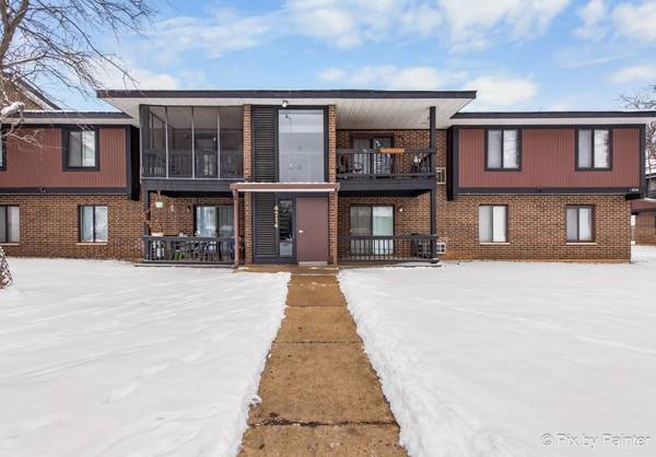 4714 NORTHFOX LN #2, Mchenry, IL 60050