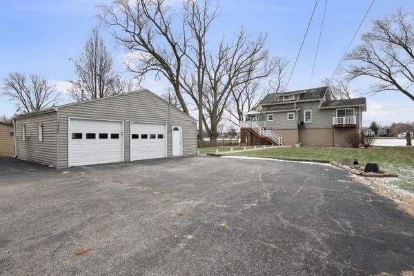 3640 N Shore DR, Moline, IL 61265