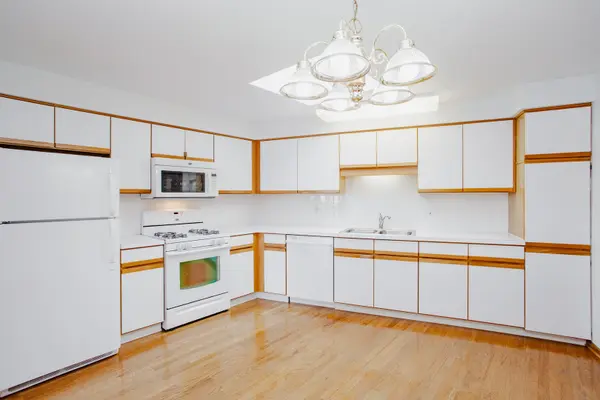 7120 N Milwaukee AVE #706, Niles, IL 60714