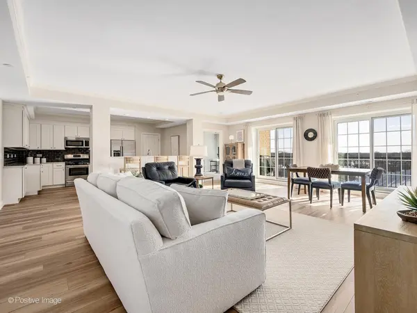 10735 Clocktower DR #503, Countryside, IL 60525