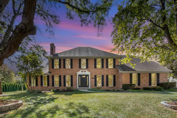 25w313 Mayflower AVE, Naperville, IL 60540