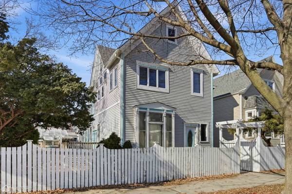 3404 N Albany AVE, Chicago, IL 60618