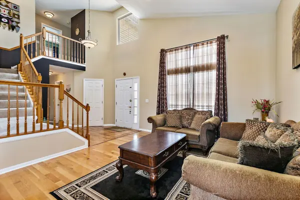 760 Normandy LN, Lake In The Hills, IL 60156