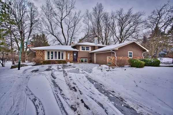 28W587 Leverenz RD, Naperville, IL 60564
