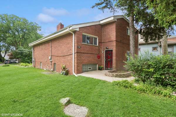 2208 Foster ST, Evanston, IL 60201
