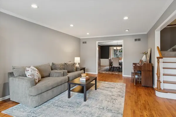 2243 Aster CT, Naperville, IL 60565
