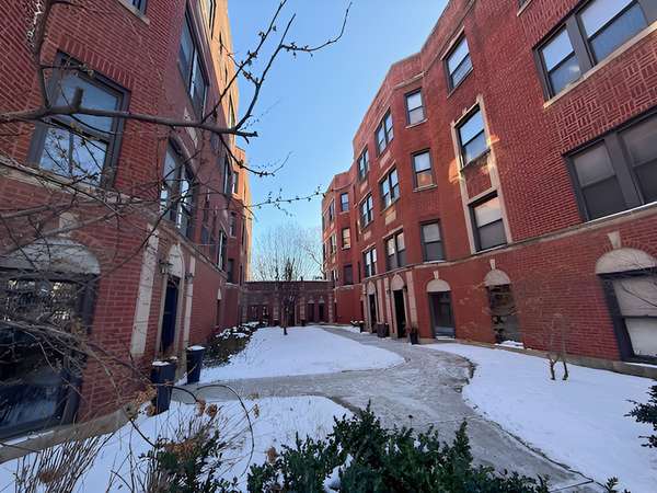 7007 N Wolcott AVE #3, Chicago, IL 60626