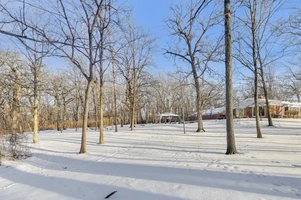 26225 N Hickory RD, Mundelein, IL 60060