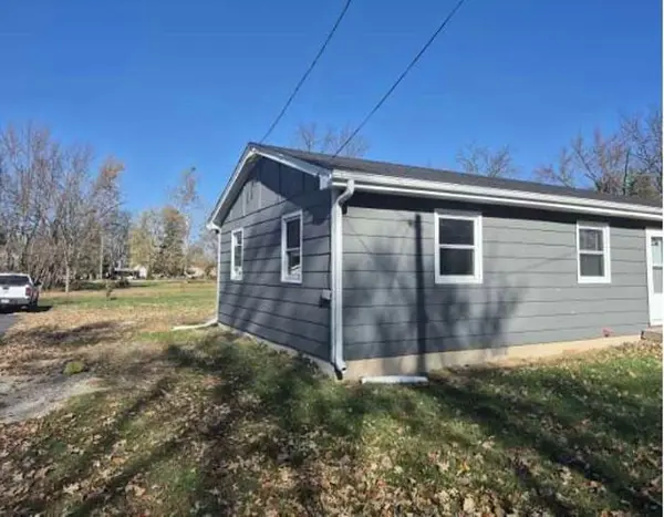 225 E Ogden ST, Capron, IL 61012