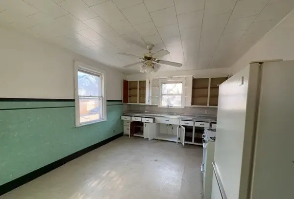 709 Benton ST, Belleville, IL 62220
