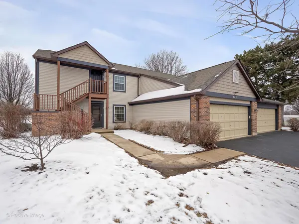 429 Sandhurst CIR #1,  Glen Ellyn,  IL 60137