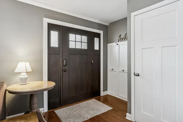 5S715 Park Meadow DR, Naperville, IL 60540