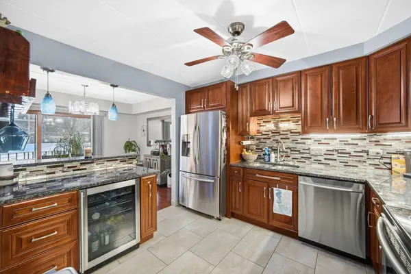 8208 Cobblestone DR #1B, Palos Hills, IL 60465