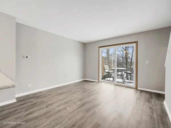27W145 Cooley AVE, Winfield, IL 60190