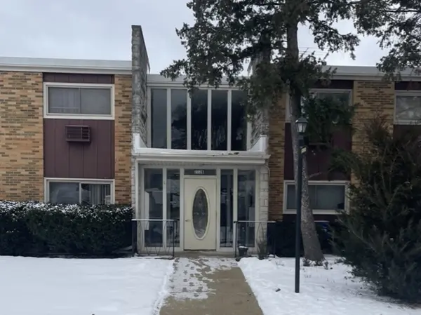 212 Collen DR #209, Lombard, IL 60148